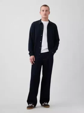 Locker sitzender Pullover