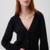 Locker sitzender Pullover aus Baumwollmischung mit V-Ausschnitt