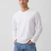 Locker sitzendes Henley-T-Shirt