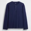 Locker sitzendes Henley-T-Shirt