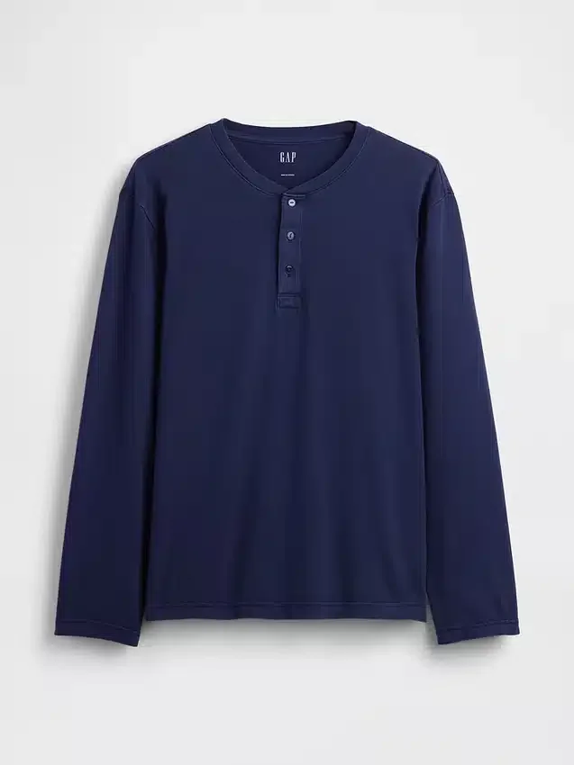 Locker sitzendes Henley-T-Shirt