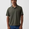 Locker sitzendes Piqué-Poloshirt