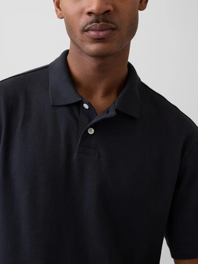 Locker sitzendes Piqué-Poloshirt