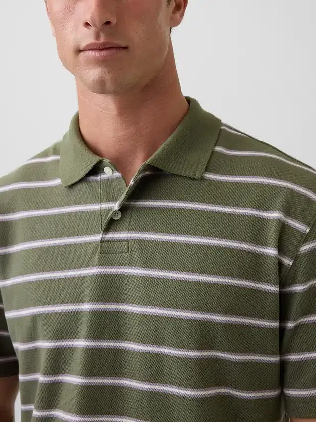 Locker sitzendes Piqué-Poloshirt