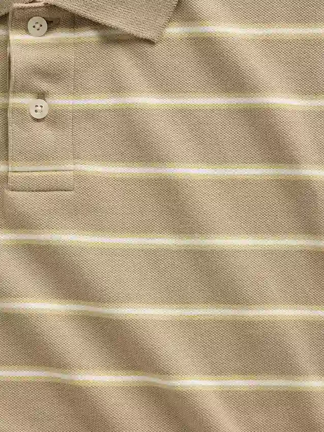 Locker sitzendes Piqué-Poloshirt