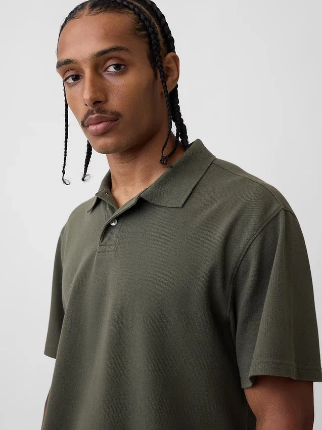 Locker sitzendes Piqué-Poloshirt