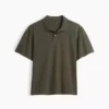 Locker sitzendes Piqué-Poloshirt