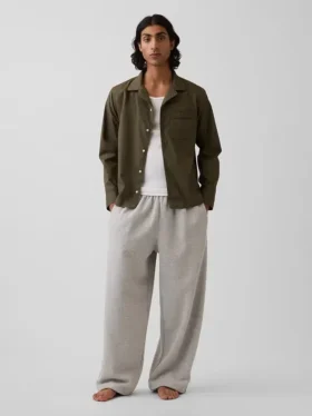 Locker sitzendes Pyjamahemd