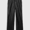Lockere Hose aus veganem Leder mit mittlerer Leibhöhe