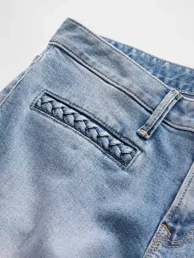 Long & Lean-Jeans mit niedriger Leibhöhe und geflochtenen Taschen