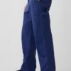 Lose Carpenter-Hose im 90er-Jahre-Stil aus Canvas mit doppelten Knieverstärkungen