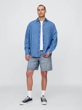 Lose Denim-Shorts im 90er-Jahre-Karo-Look