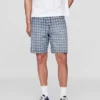 Lose Denim-Shorts im 90er-Jahre-Karo-Look