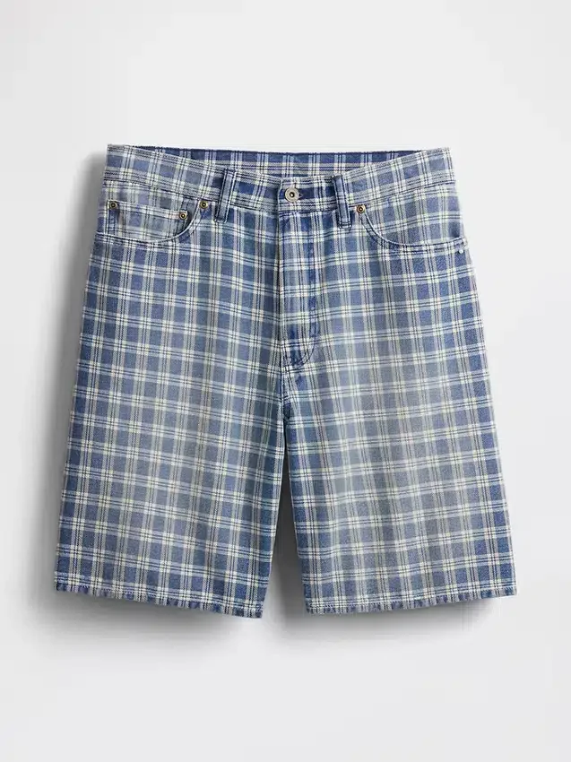 Lose Denim-Shorts im 90er-Jahre-Karo-Look