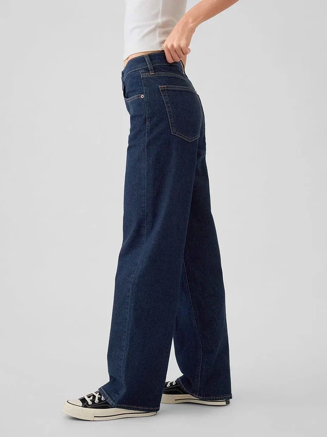 Lose Jeans im Stil der 90er mit mittlerer Leibhöhe
