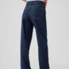 Lose Jeans im Stil der 90er mit mittlerer Leibhöhe