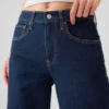 Lose Jeans im Stil der 90er mit mittlerer Leibhöhe
