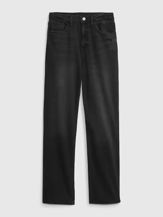 Lose Jeans im Teen-90er-Stil
