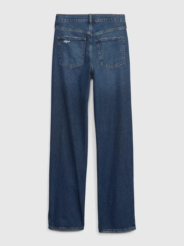 Lose Jeans im Teen-90er-Stil