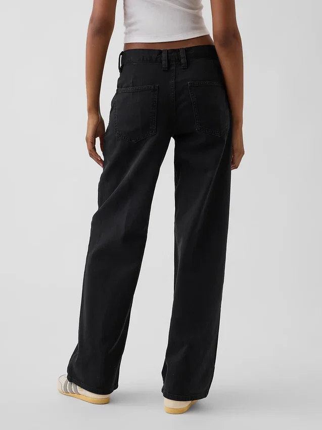 Lose sitzende Khakis im 90er-Jahre-Stil mit niedriger Leibhöhe