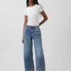 Low-Rise-Jeans im 90er-Jahre-Stil, locker und kurz geschnitten