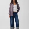 Low-Rise-Jeans im 90er-Jahre-Stil, locker und kurz geschnitten