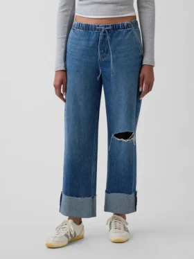 Low-Rise-Jeans im 90er-Jahre-Stil, locker und kurz geschnitten