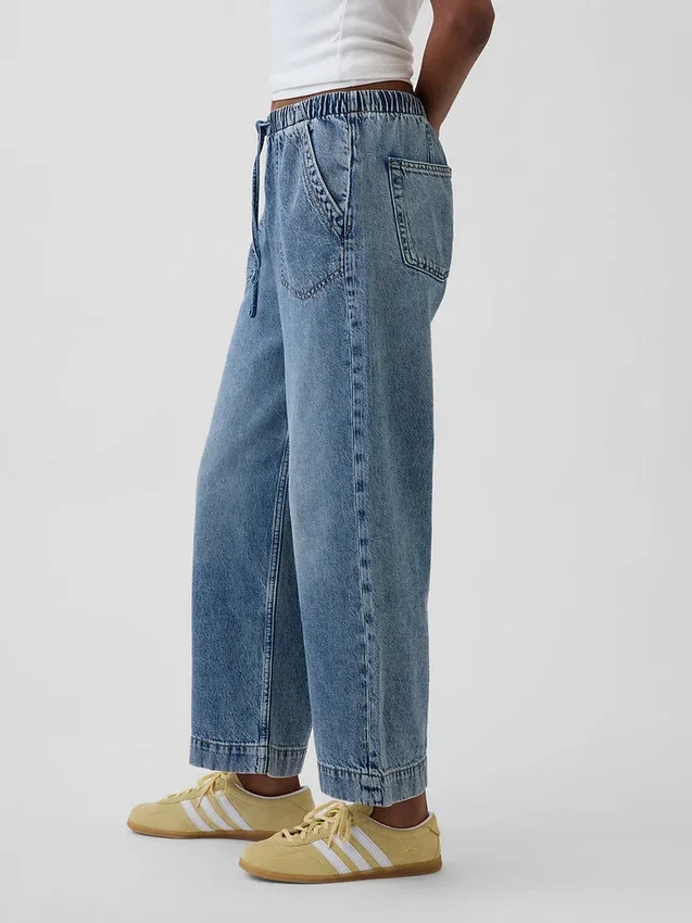 Low-Rise-Jeans im 90er-Jahre-Stil, locker und kurz geschnitten