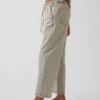 Low-Rise-Jeans im 90er-Jahre-Stil, locker und kurz geschnitten