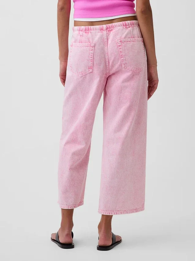 Low-Rise-Jeans im 90er-Jahre-Stil, locker und kurz geschnitten