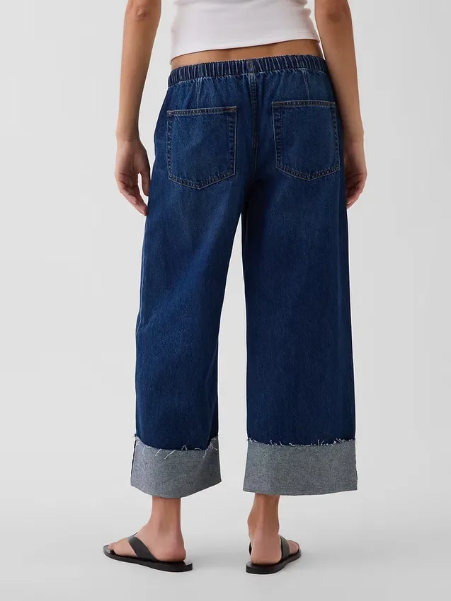 Low-Rise-Jeans im 90er-Jahre-Stil, locker und kurz geschnitten