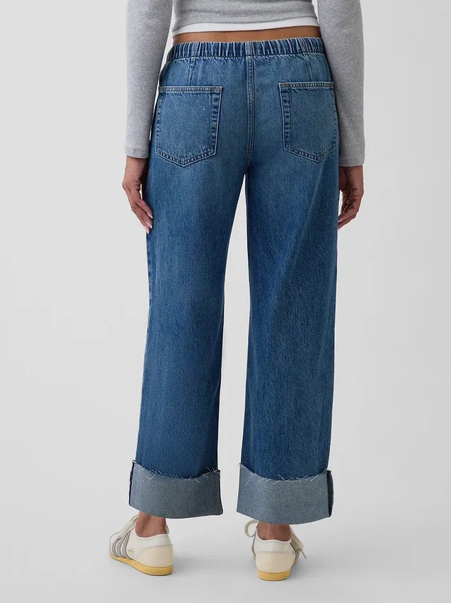 Low-Rise-Jeans im 90er-Jahre-Stil, locker und kurz geschnitten