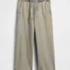 Low-Rise-Jeans im 90er-Jahre-Stil, locker und kurz geschnitten