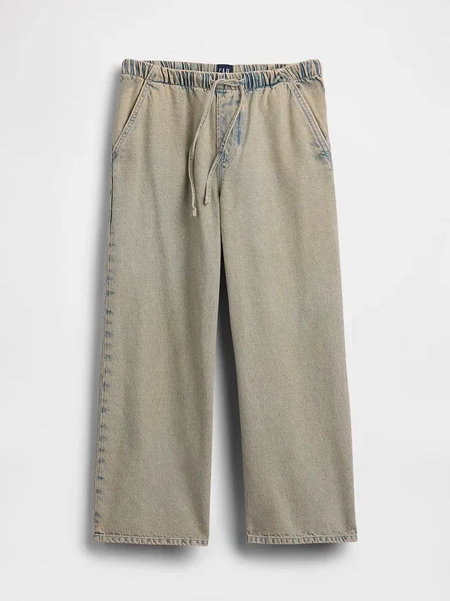 Low-Rise-Jeans im 90er-Jahre-Stil, locker und kurz geschnitten