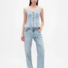 Low-Rise-Jeans im lockeren 90er-Jahre-Stil