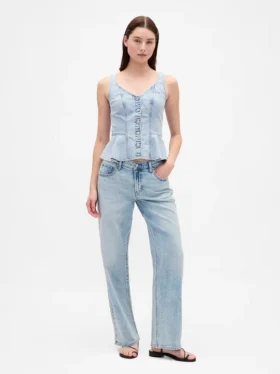 Low-Rise-Jeans im lockeren 90er-Jahre-Stil