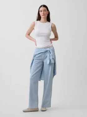 Low-Rise-Jeans im lockeren 90er-Jahre-Stil