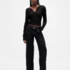 Low-Rise-Jeans im lockeren 90er-Jahre-Stil