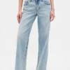 Low-Rise-Jeans im lockeren 90er-Jahre-Stil