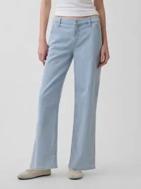 Low-Rise-Jeans im lockeren 90er-Jahre-Stil