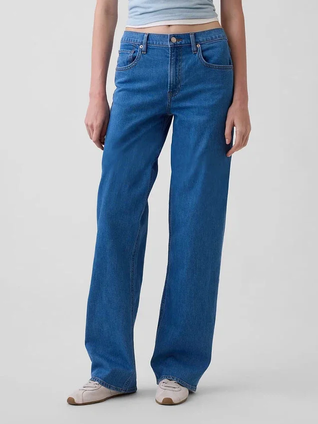 Low-Rise-Jeans im lockeren 90er-Jahre-Stil
