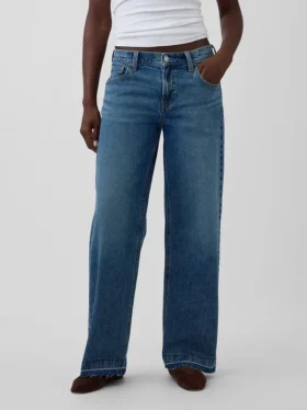 Low-Rise-Jeans im lockeren 90er-Jahre-Stil