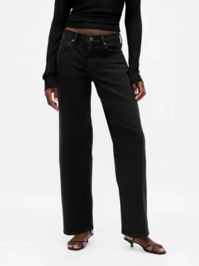 Low-Rise-Jeans im lockeren 90er-Jahre-Stil