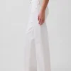 Low-Rise-Jeans im lockeren 90er-Jahre-Stil
