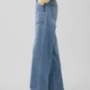 Low-Rise-Jeans im lockeren 90er-Jahre-Stil