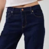 Low-Rise-Jeans im lockeren 90er-Jahre-Stil