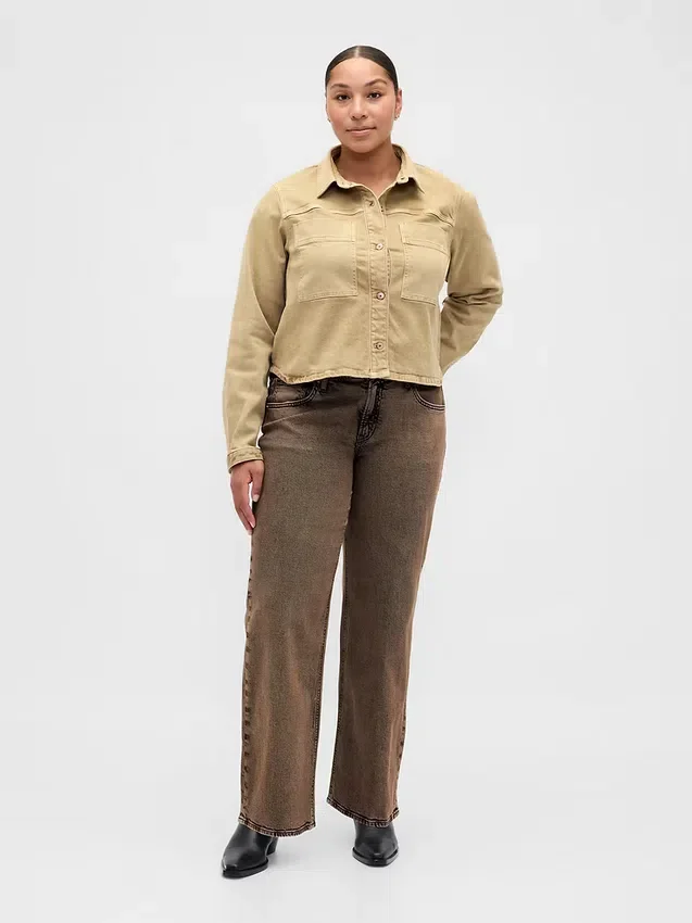 Low-Rise-Jeans im lockeren 90er-Jahre-Stil