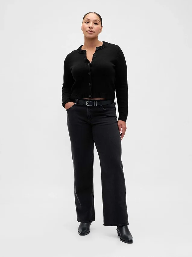 Low-Rise-Jeans im lockeren 90er-Jahre-Stil