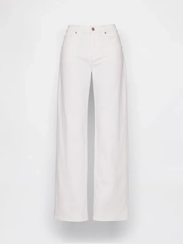 Low-Rise-Jeans im lockeren 90er-Jahre-Stil