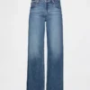 Low-Rise-Jeans im lockeren 90er-Jahre-Stil
